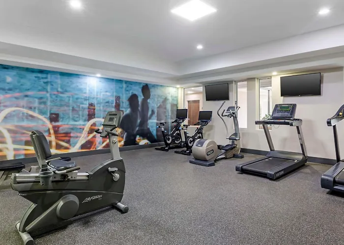 Best Western Plus North Shore Hotel