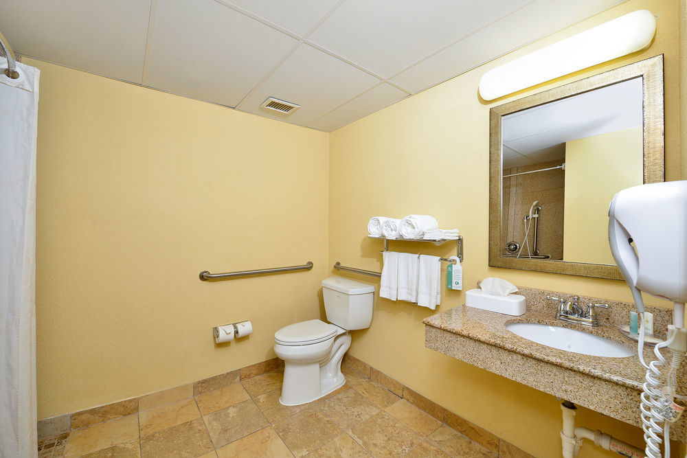 Hotel Western North Shore 3*